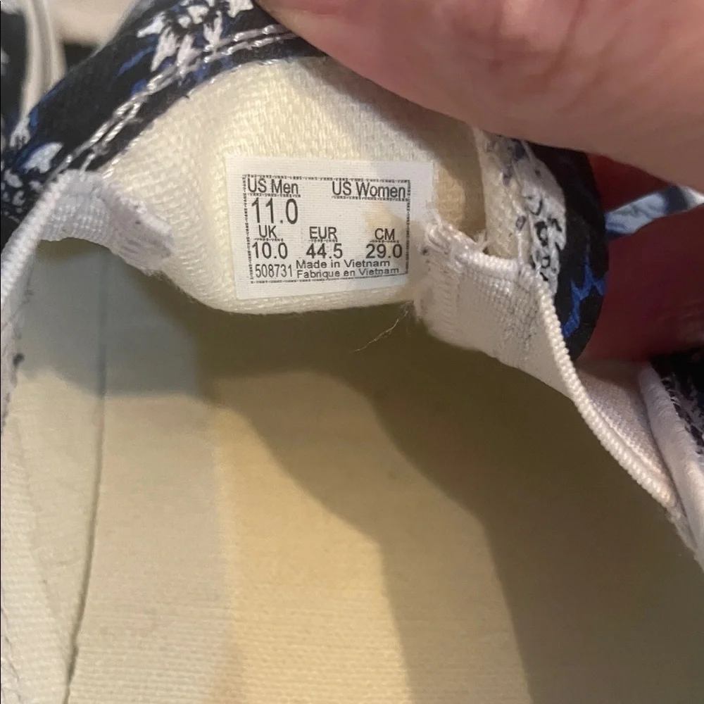 Vans Black and Blue Skull Print Slip-On Shoes - Picture 5 of 7